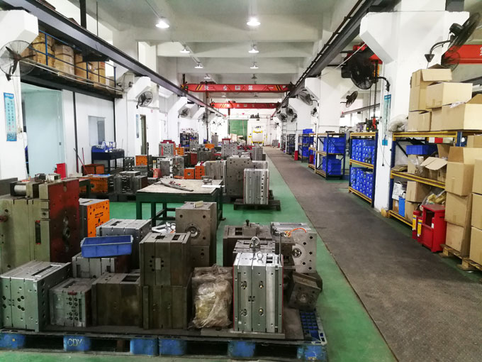 Plastic injection mold factory